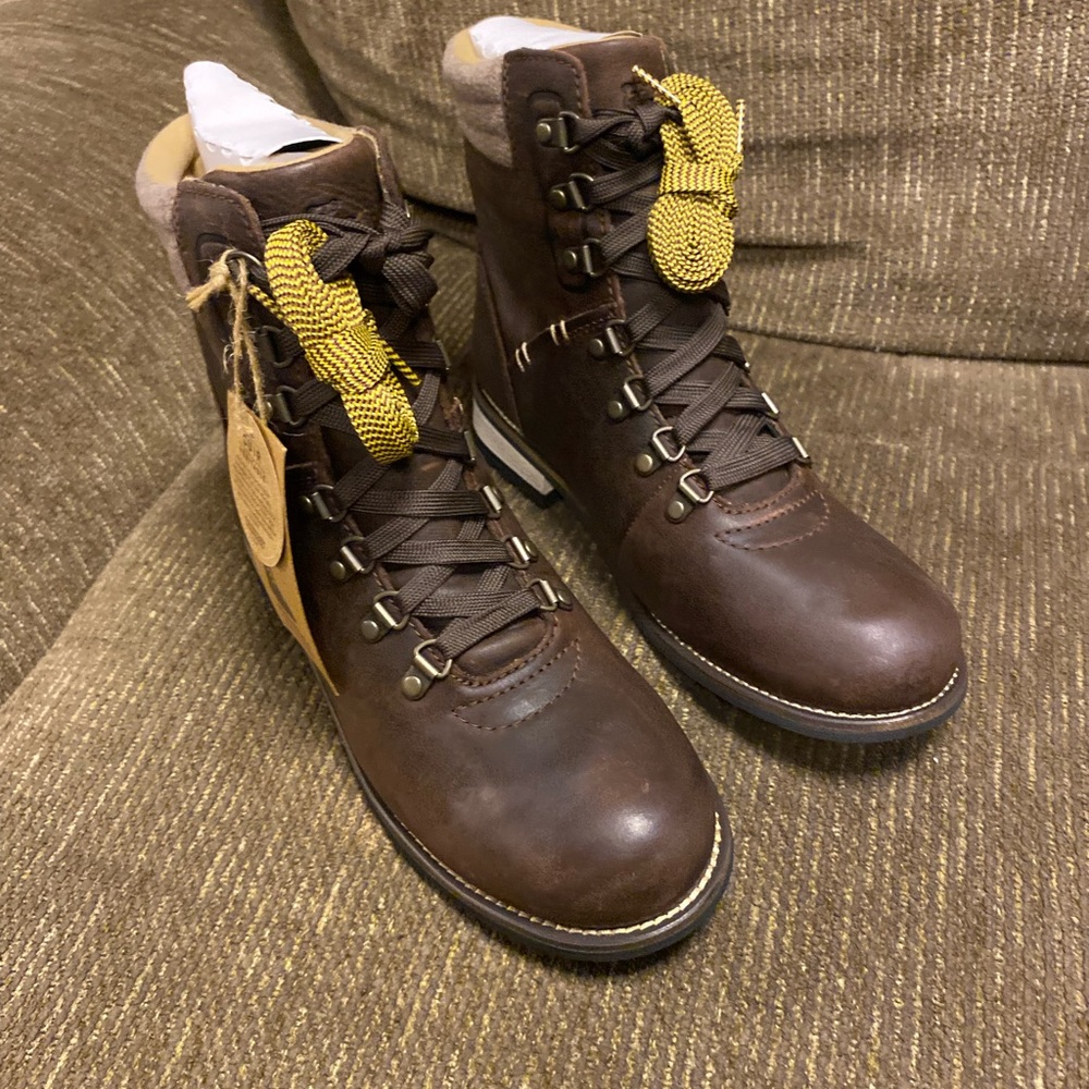 Kodiak Brown Leather Lace Up Boots with Yellow Laces
